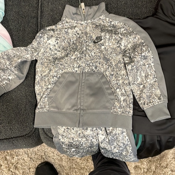 Adidas and Nike jump suits will fit baby boys 12 to 16 months old - Picture 7 of 9